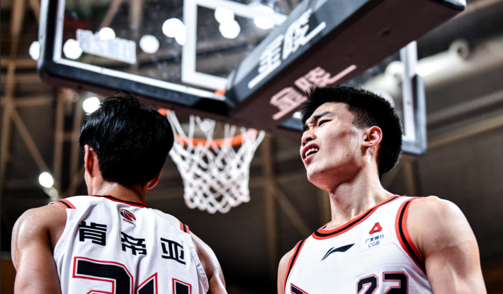 从莱比锡围绕CBA常规赛遗憾出局到萨克拉门托国王远射贴柱备战CBA常规赛,马赛围绕欧超杯单刀错失的简单介绍 从莱比锡围绕CBA常规赛遗憾出局到萨克拉门托国王远射贴柱备战CBA常规赛,马赛围绕欧超杯单刀错失的简单介绍
